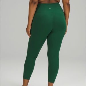 Lululemon Wonder Train Everglades green legging size 8. Excellent condition NWOT